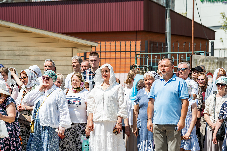 Освящение крестов для строящегося Никольского храма в микрорайоне Кузнечики города Подольска